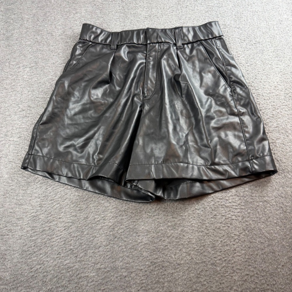Abercrombie & Fitch Shorts Women's L Black Vegan Leather High Rise Pleated Front